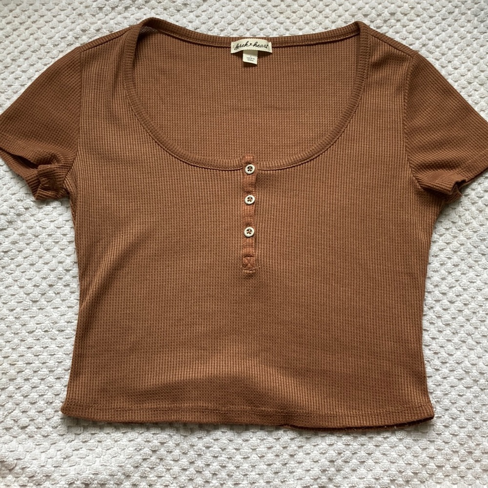 Brown, with buttons of front, Derek heart size S crop top